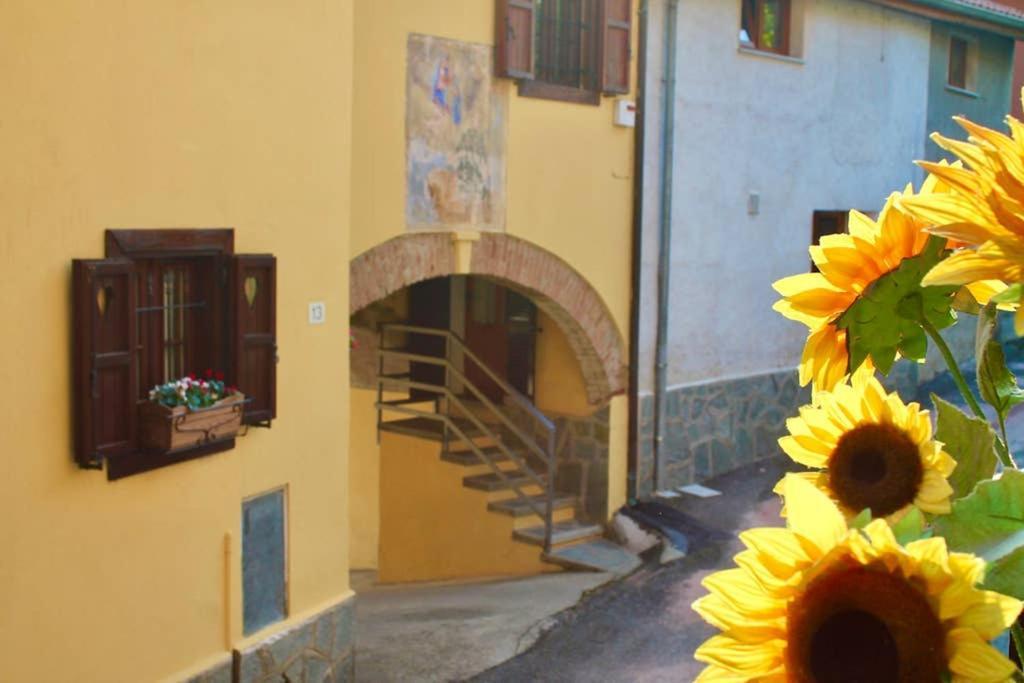 Borghetto Storico - Fronte Castello Lejlighed Villar Dora Eksteriør billede